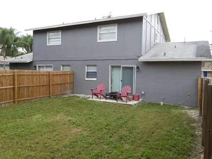 fully fenced in back yard, pets are ok - 202 Moyses Rd