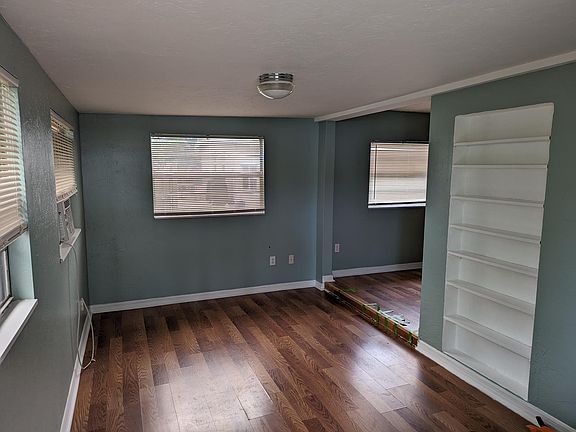 3rd image of 1032 Roberta St Unit A