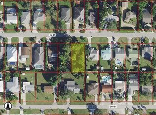 64 1st St, Naples, FL 34134