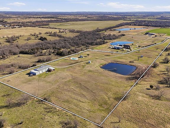 2nd image of 3515 Old Southmayd Rd