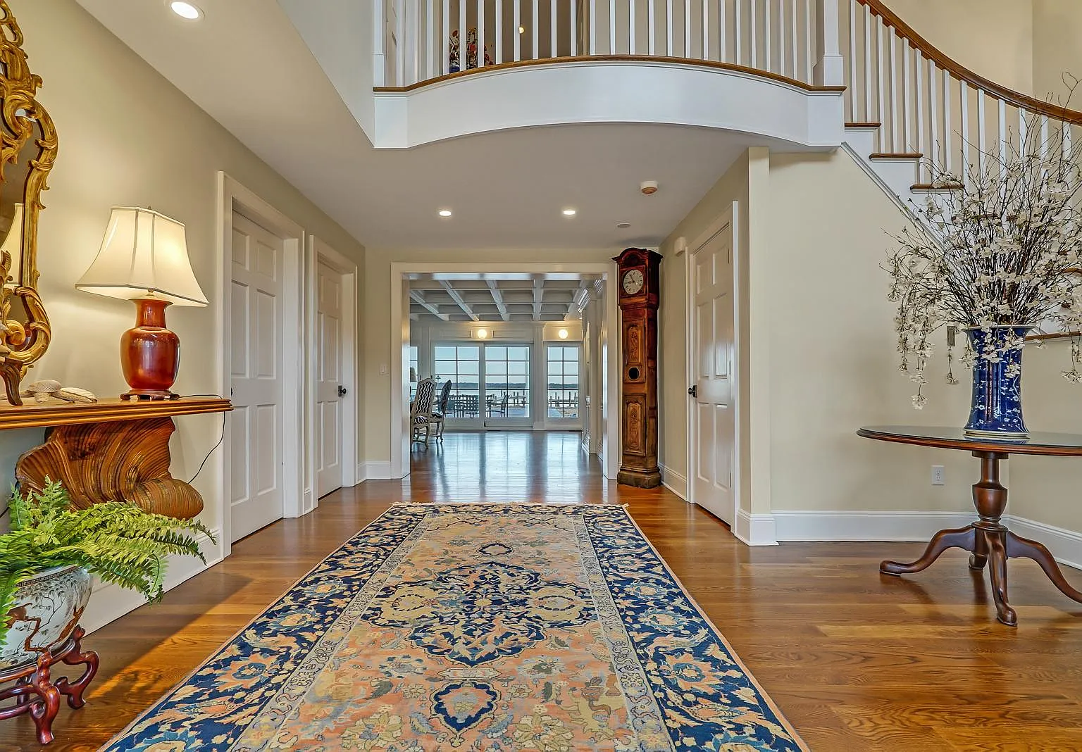 8 bed, 8000 sqft, $160,000 — Photo 3