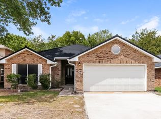 434 Windhurst Dr, Grand Prairie, TX 75052