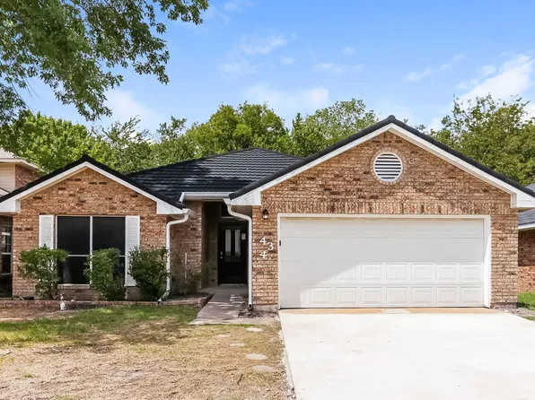 434 Windhurst Dr, Grand Prairie, TX 75052