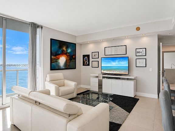 5th image of 300 S Biscayne Blvd #T-1816