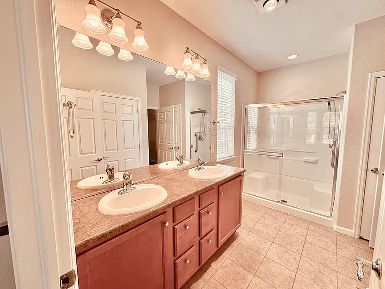 4614 Belford Cir — Photo 25