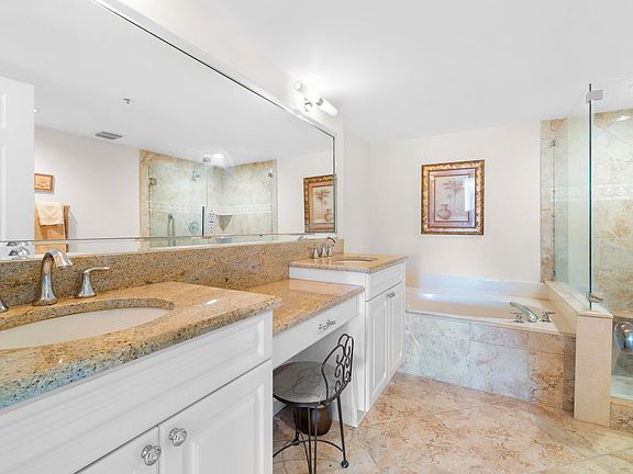 5th image of 5874 Crystal Shores Drive #307