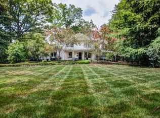 2838 Sharon Rd, Charlotte, NC 28211