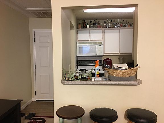 5th image of 121 W Carolina Ave APT C
