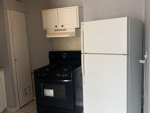5th image of 4022 Taylor Ave APT 5