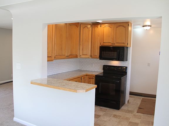 2nd image of 2474-2476 So Marion St #2B-1BA-900SQFT