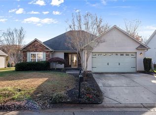 1534 Finwick Dr, Pfafftown, NC 27040