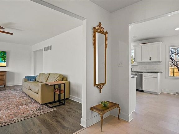 4th image of 1008 Southwind Dr