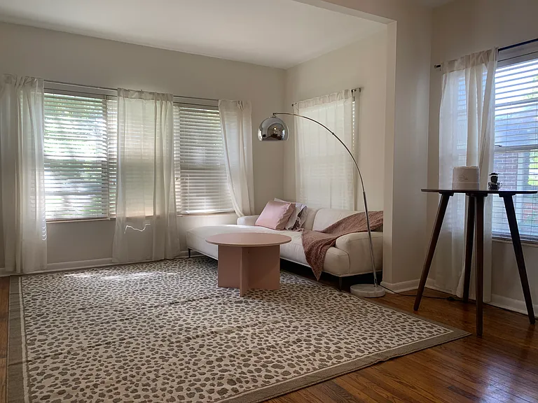 3607 Oak St #4 — Photo 2