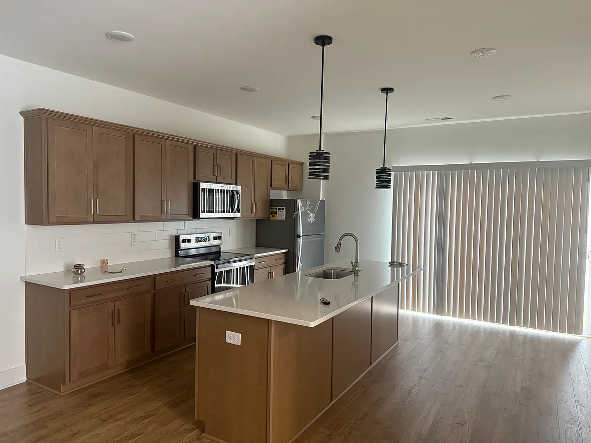 Building Photo - 15368 Oasis Sun Way #1