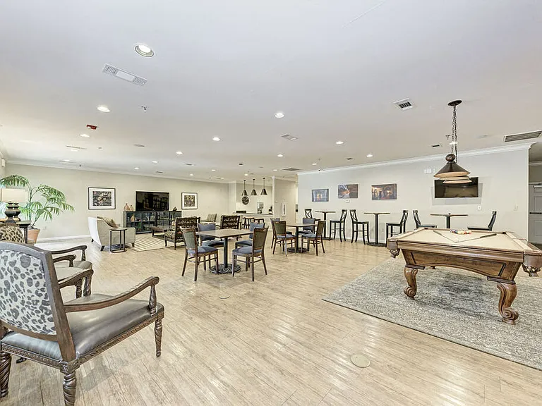 Chandler Creek Apartments — Photo 16