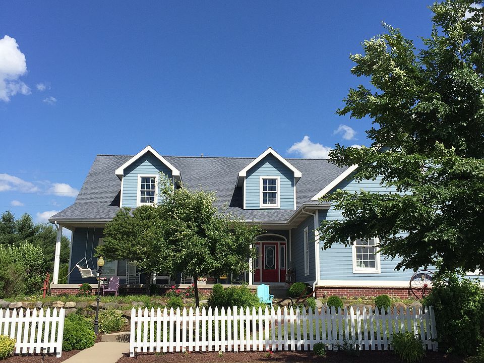 1st image of 900 Stoney Hill Ln