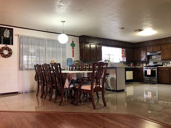 5th image of 1509 Bernice St