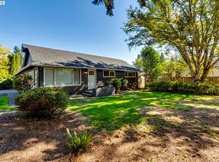 395 Fairway Loop, Eugene, OR 97401