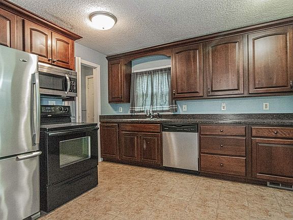 5th image of 139 W 13th St