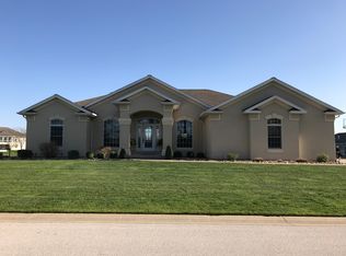 3118 Chapel Valley Dr, Quincy, IL 62305