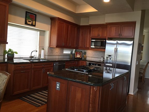 Remodeled kitchen.SS applian