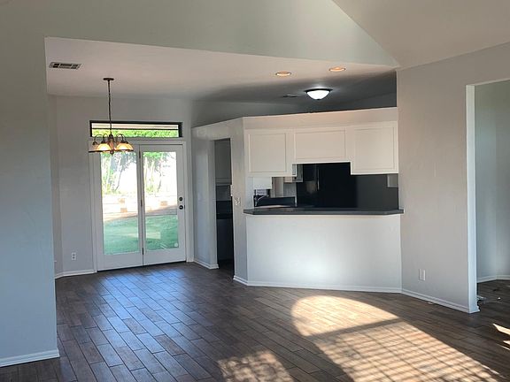 5th image of 1812 Courtney Ln