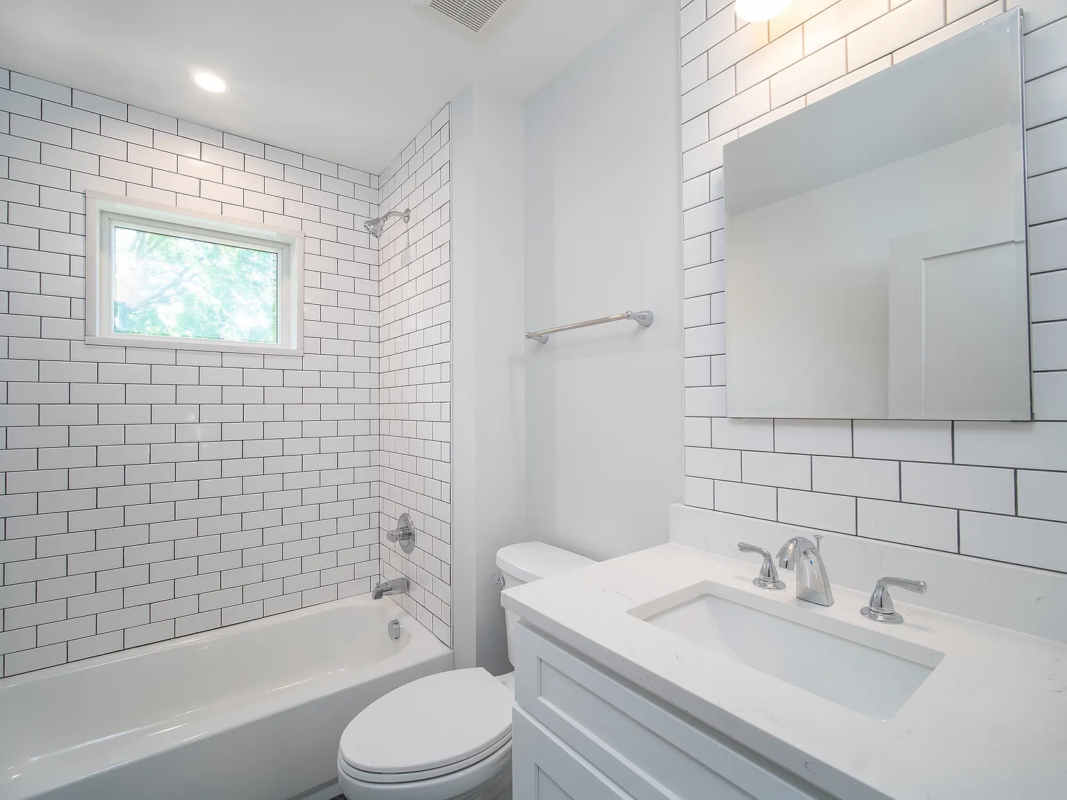 3 bed, 2.5 bath, 1947 sqft, $2,750 — Photo 2