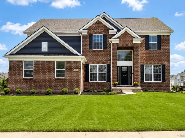4146 Newgard Dr, Lake Orion, MI 48359