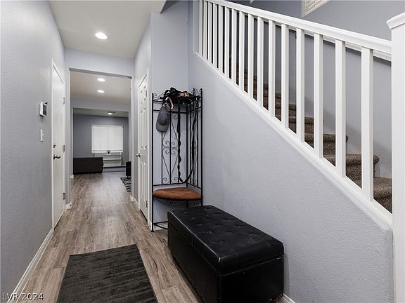 4th image of 8012 Carr Valley St