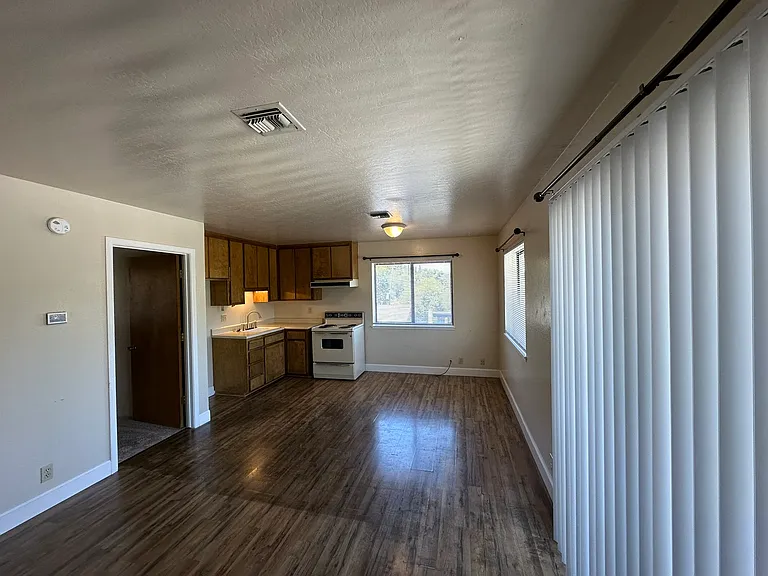 507 McGowan St — Photo 3