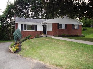 39 Falkirk Dr, Pittsburgh, PA
