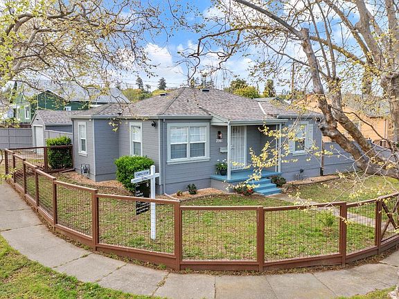 4th image of 2941 Irwin Street