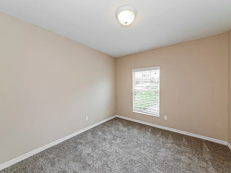 6305 36th Ct E — Photo 13