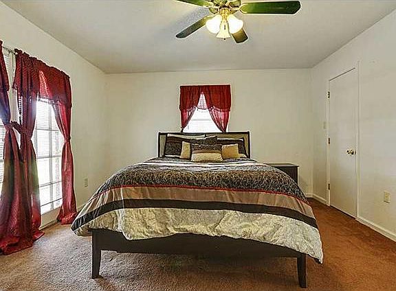 3rd image of 273 W Oakland St