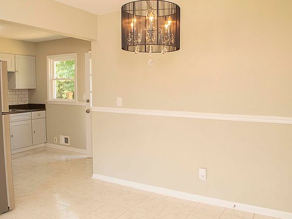 5th image of 6912 Creston Dr