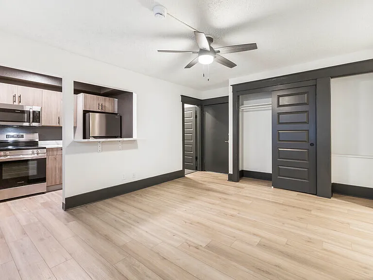 Kensington Apartments — Photo 4