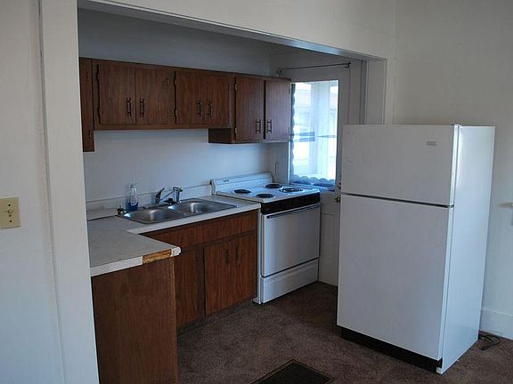 4th image of 120 American Legion Pl
