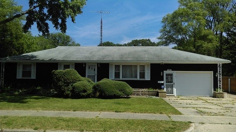 1st image of 3320 Highland St