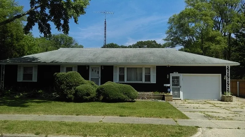 3320 Highland St photo 1