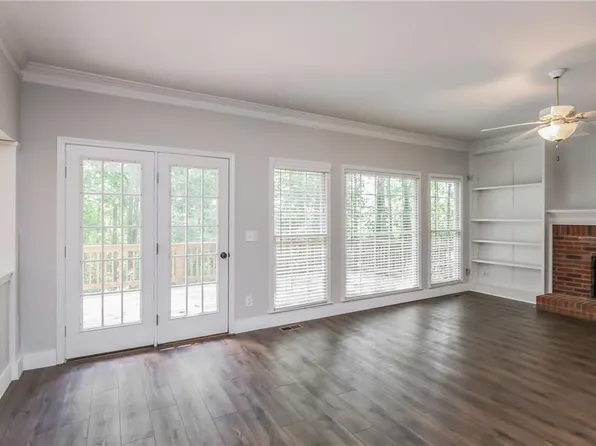 2550 Highland Pointe Dr, Cumming, GA 30041