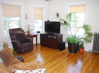 28 Clifford St, Boston, MA 02136