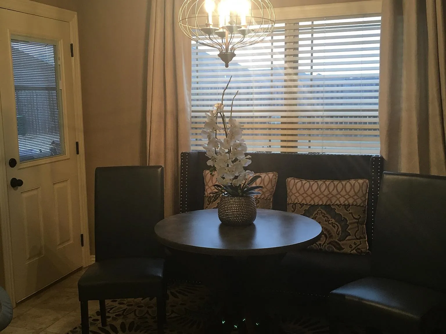 4 bed, 2000 sqft, $2,200 — Photo 4