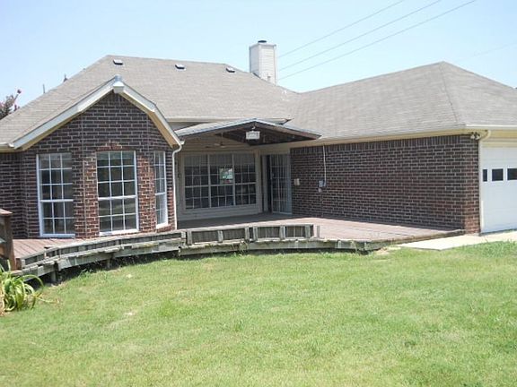 2nd image of 2328 Valley Falls Ave