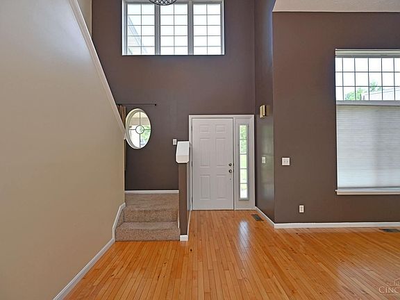3rd image of 511 Hawthorne Hts