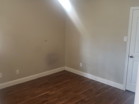 2nd image of 3017 Las Vegas Trl