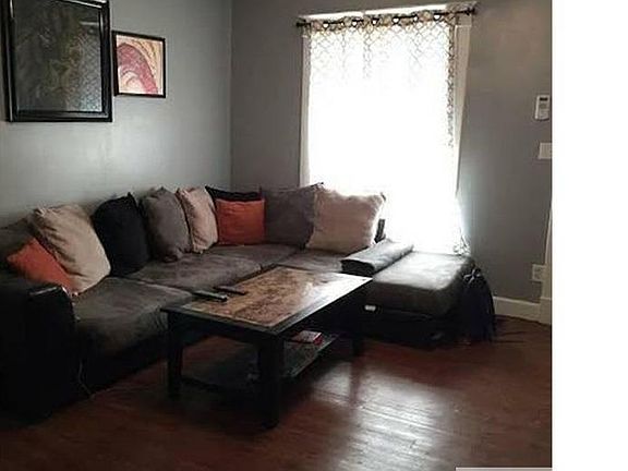 5th image of 3045 N Park Ave