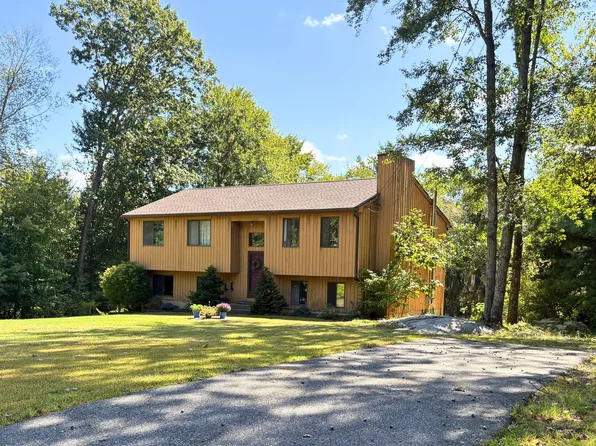81 West Road, New Hartford, CT 06057