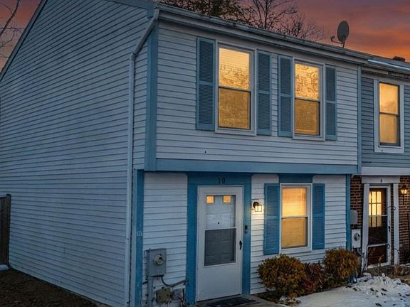 2nd image of 10 Stillwood Cir