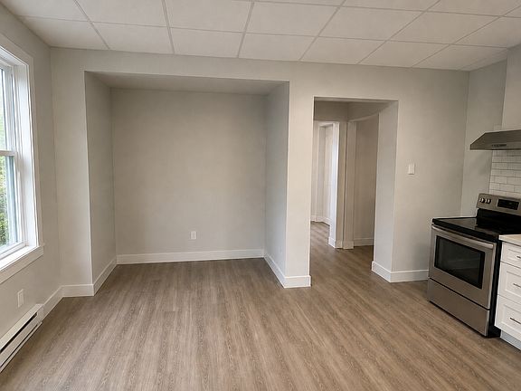 5th image of 514 Harrison Ave #1