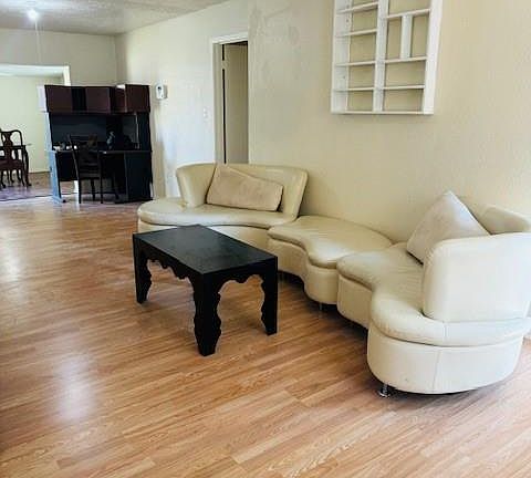3rd image of 4813 E Ridge Creek Dr